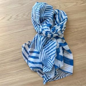 Blue and white geometrical summer / spring scarf